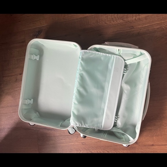 CINNAMOROLL-VERY RARE Medium Hard Side Suitcase - Picture 4 of 15